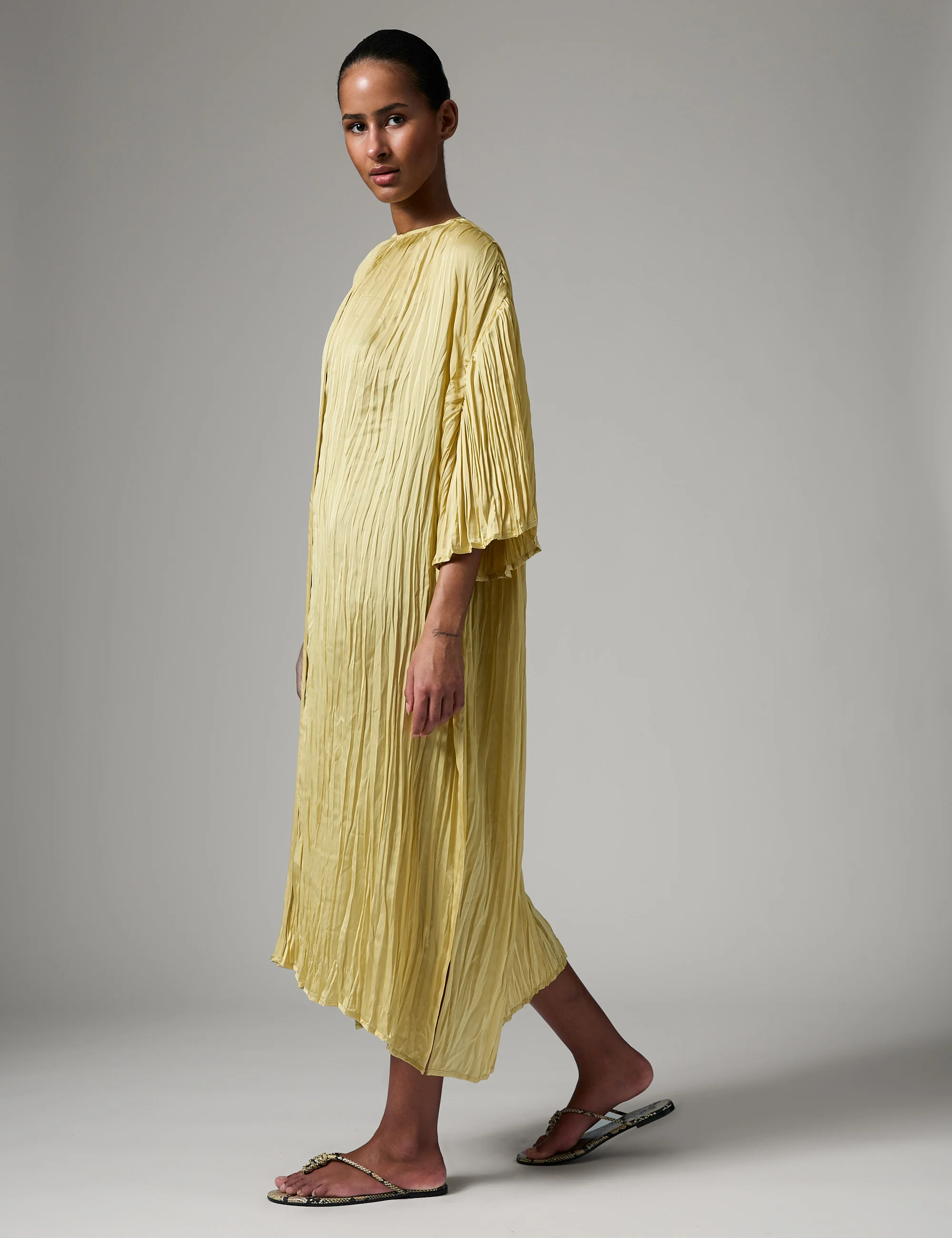 Aruna - Crinkled Surface - Dress - Straw - Image 3