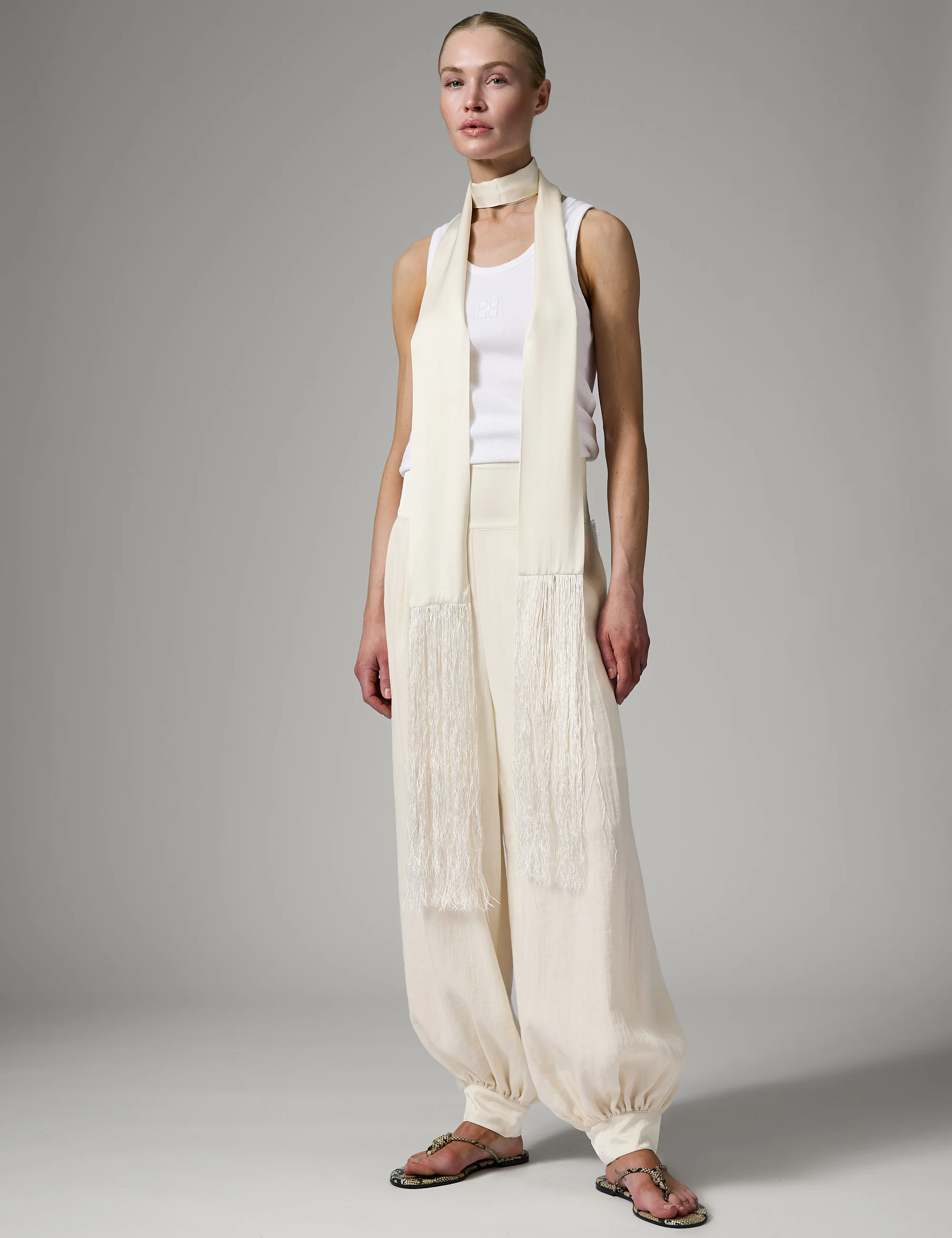Beate - Contrast Linen - Pants - Jet Stream - Image 4