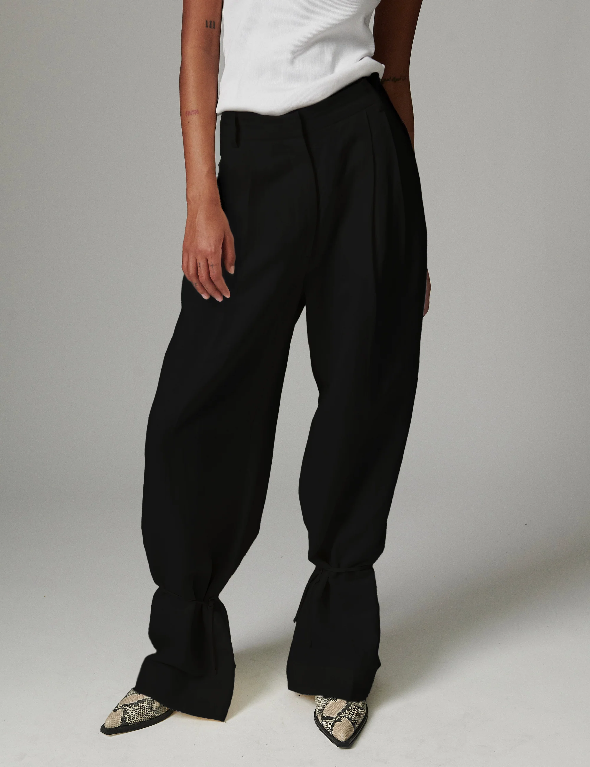 Belle - Contrast Linen - Pants - Black