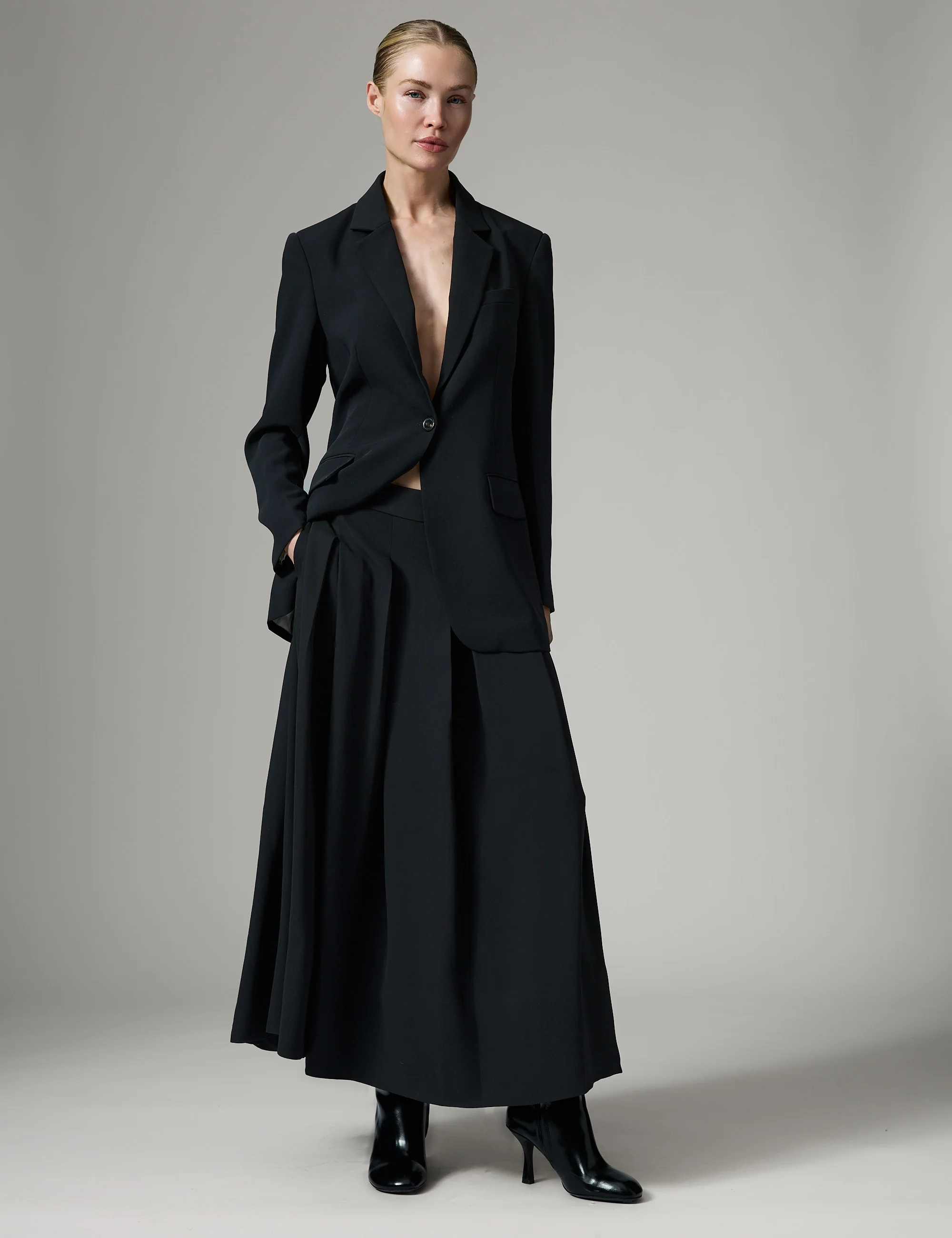 Chai - Classic Gabardine - Skirt - Black - Image 3