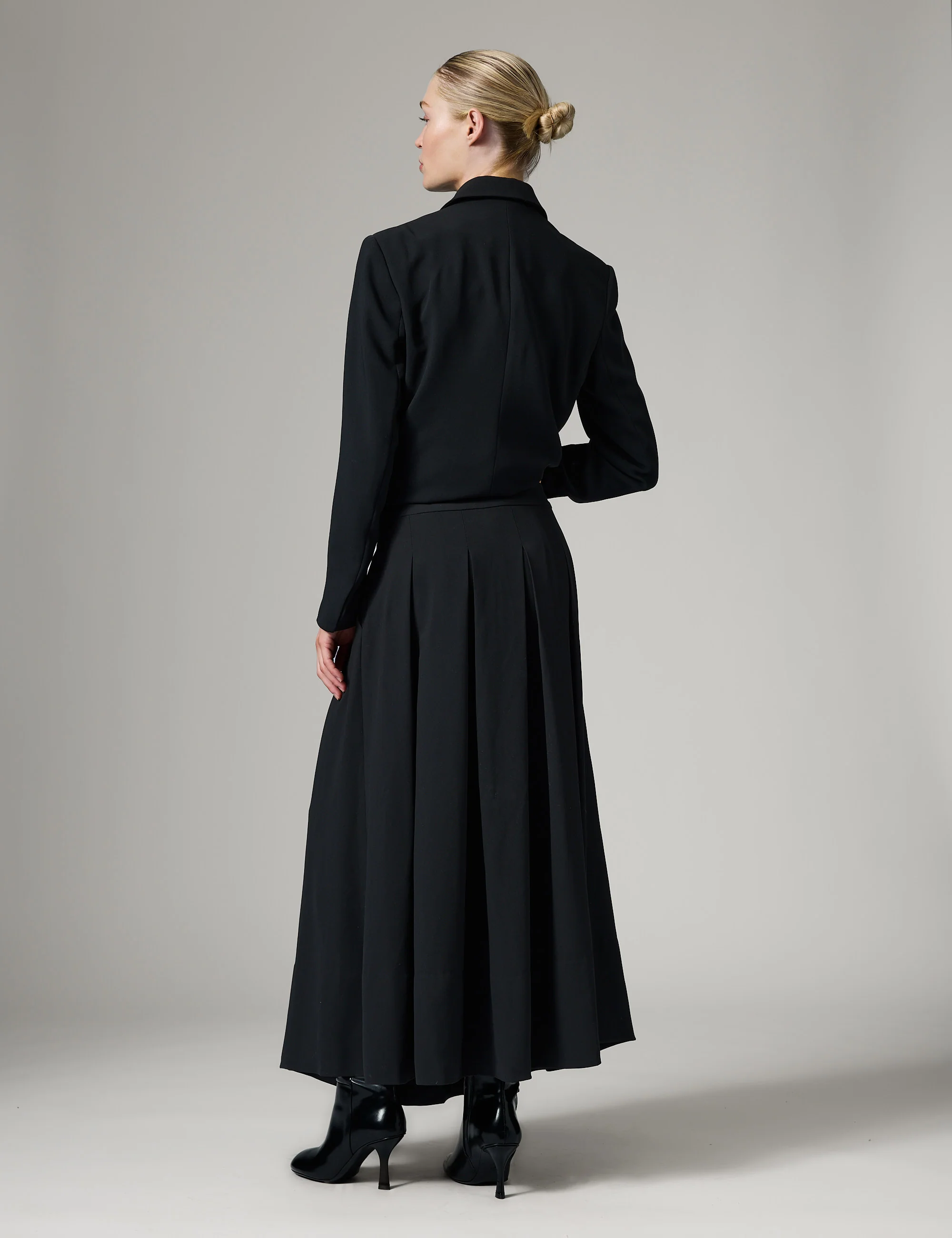 Chai - Classic Gabardine - Skirt - Black - Image 4