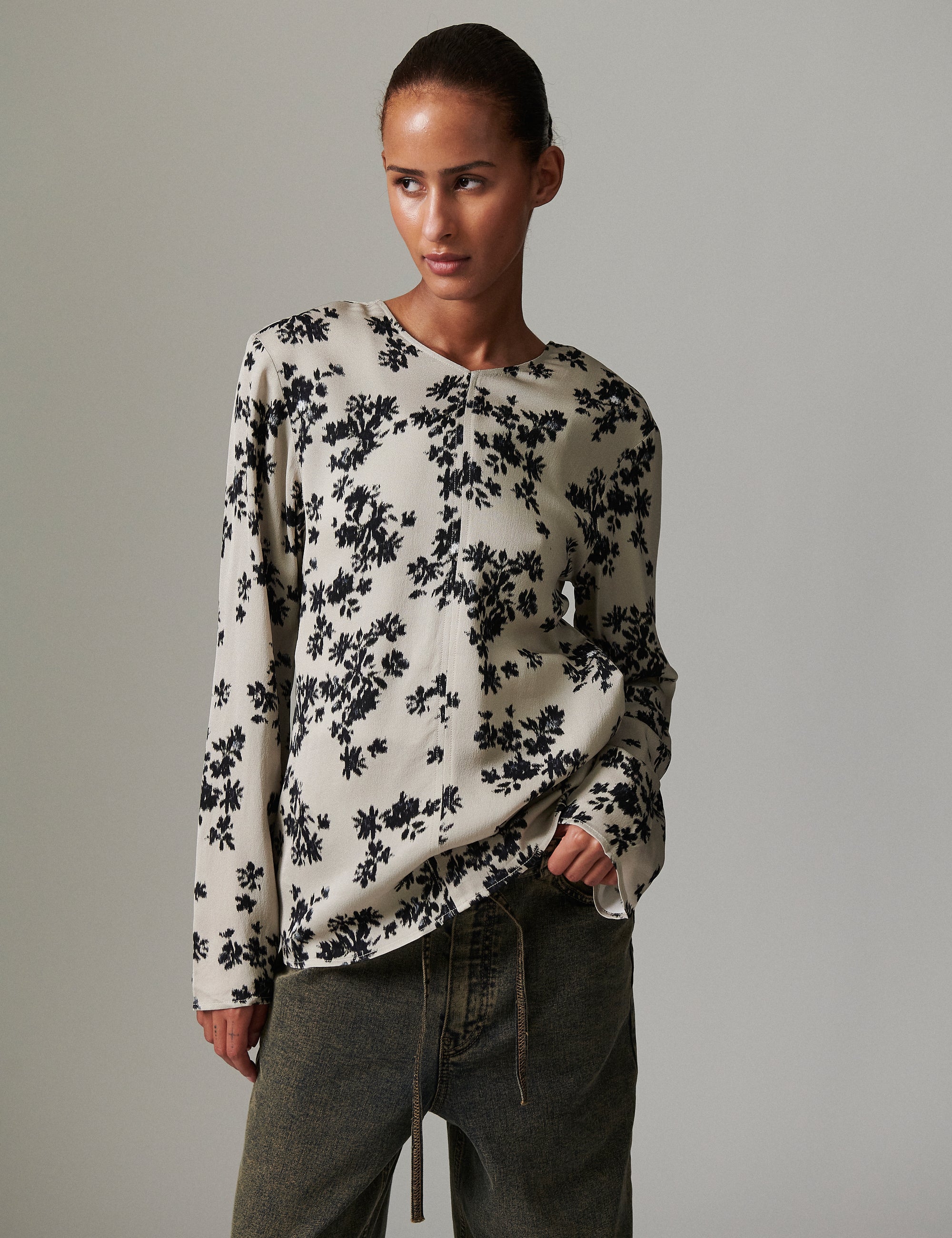 Davies - Stretched floral - STRETCHED FLORAL - Image 2