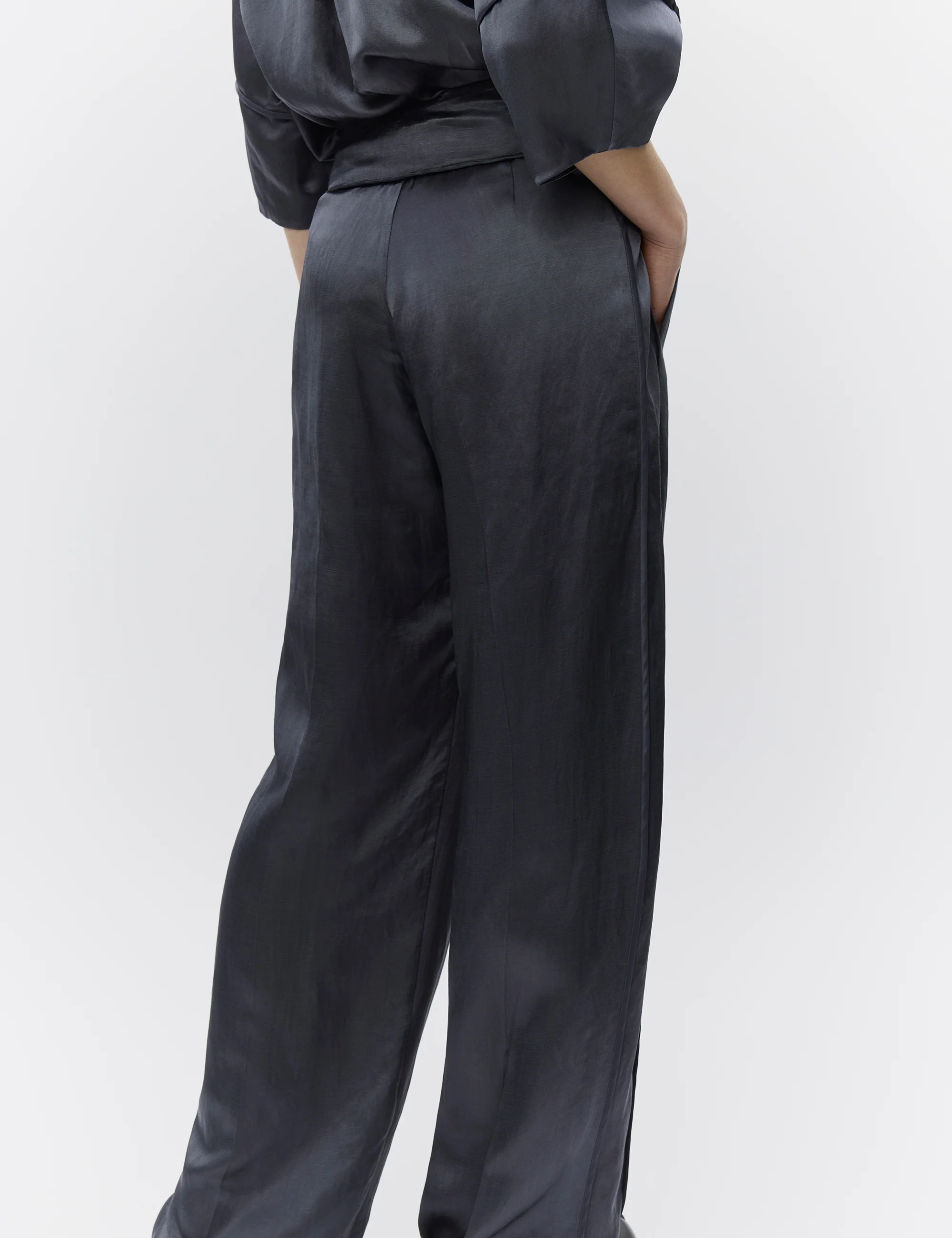 Elms - High shine blend - Pants - EBONY - Image 4