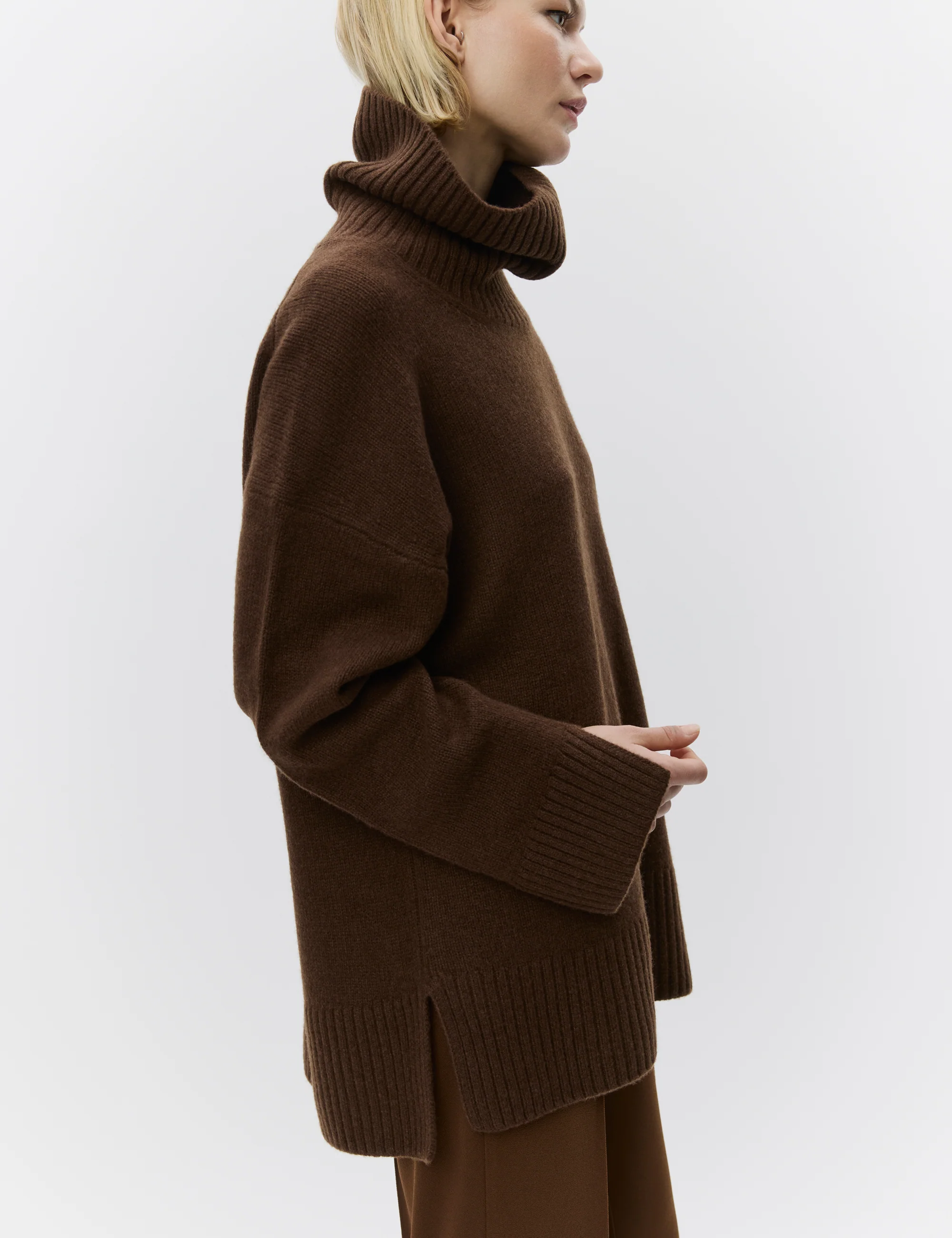 Lansbury - Soft Lamb - Pullover - POTTING SOIL - Image 5