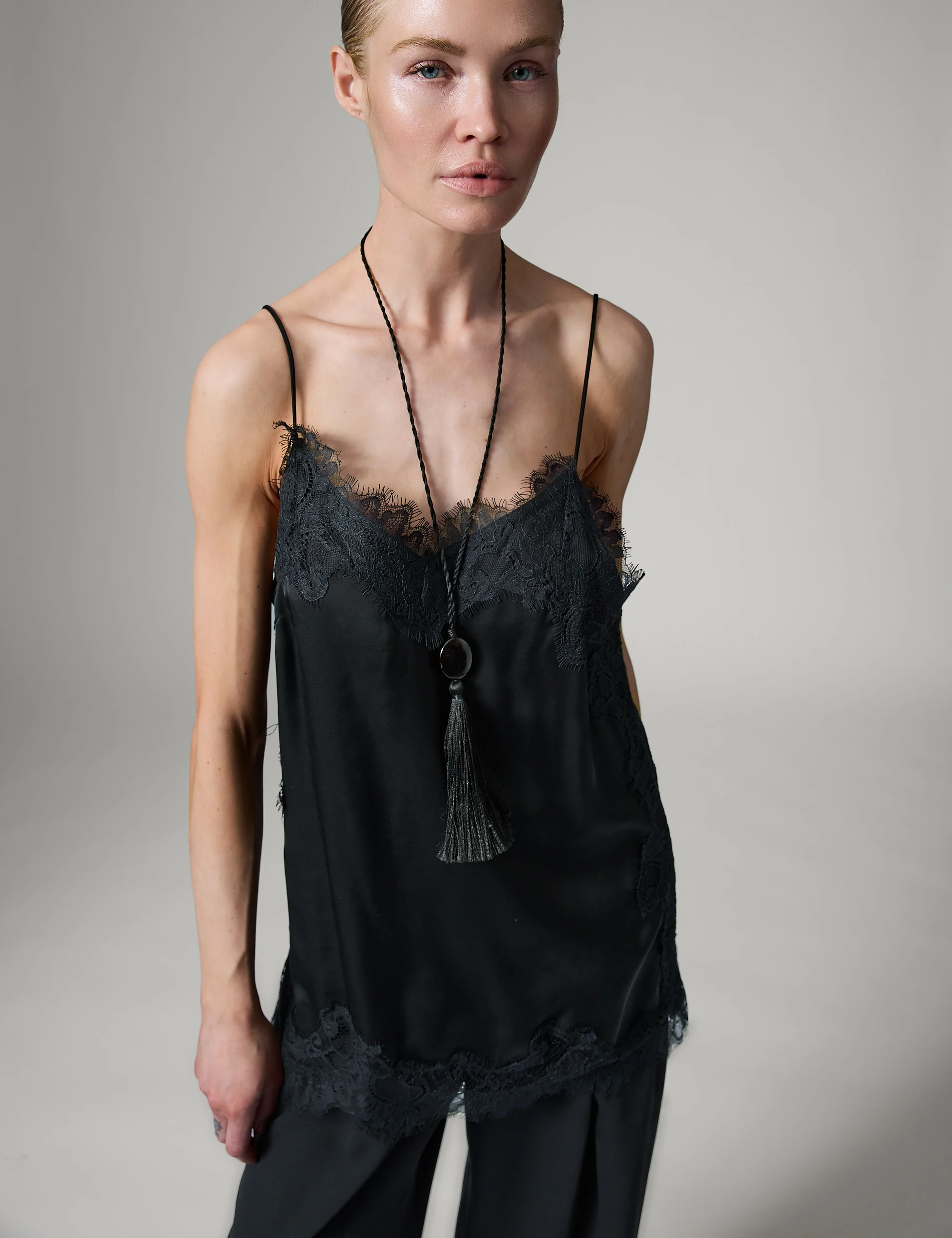 Lisa - Fluid Viscose - Top - Black