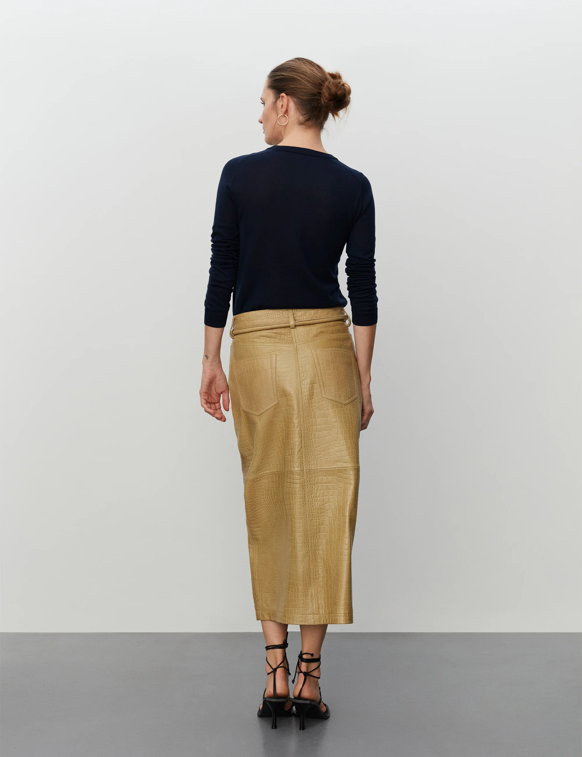 Luna - Daily Elements - Cardigan - Navy Blazer - Image 6