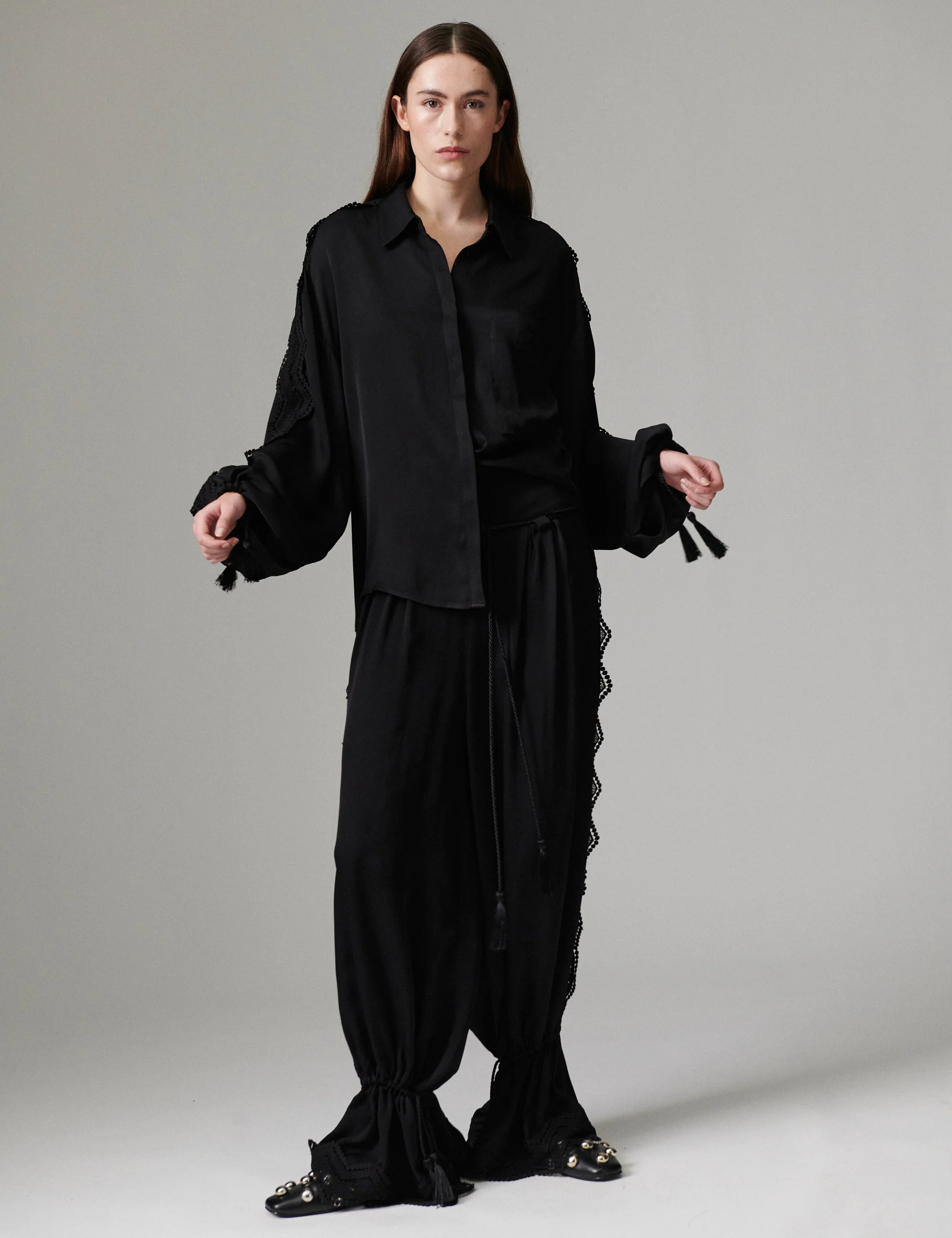 Mikana - Matte Crepe - Blouse - Black - Image 2