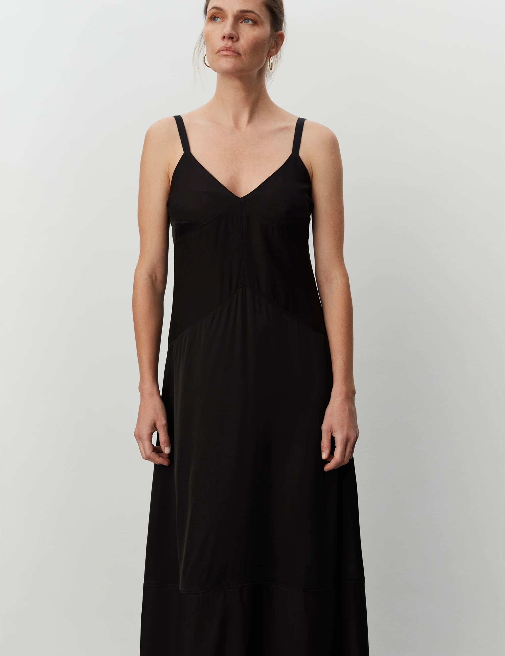 Page - Fluid Viscose - Black - Image 4