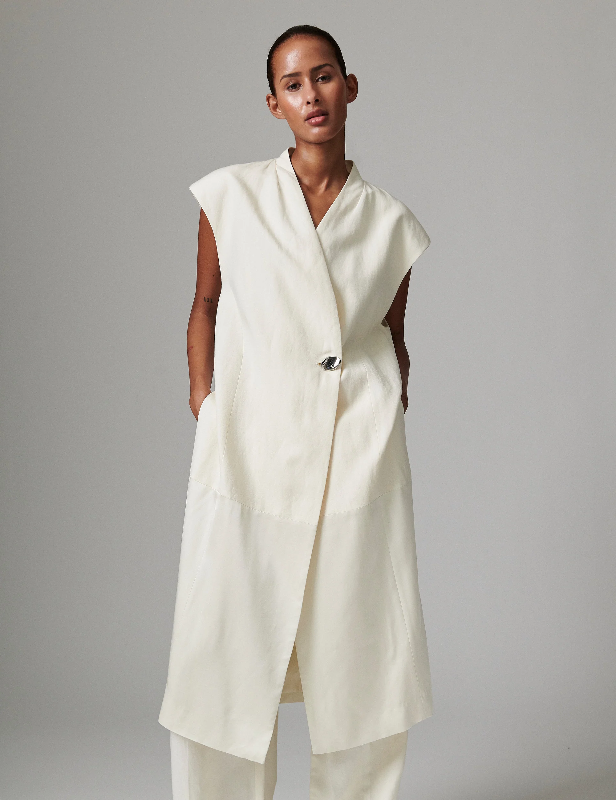 Rorina - Contrast Linen - Vest - Jet Stream