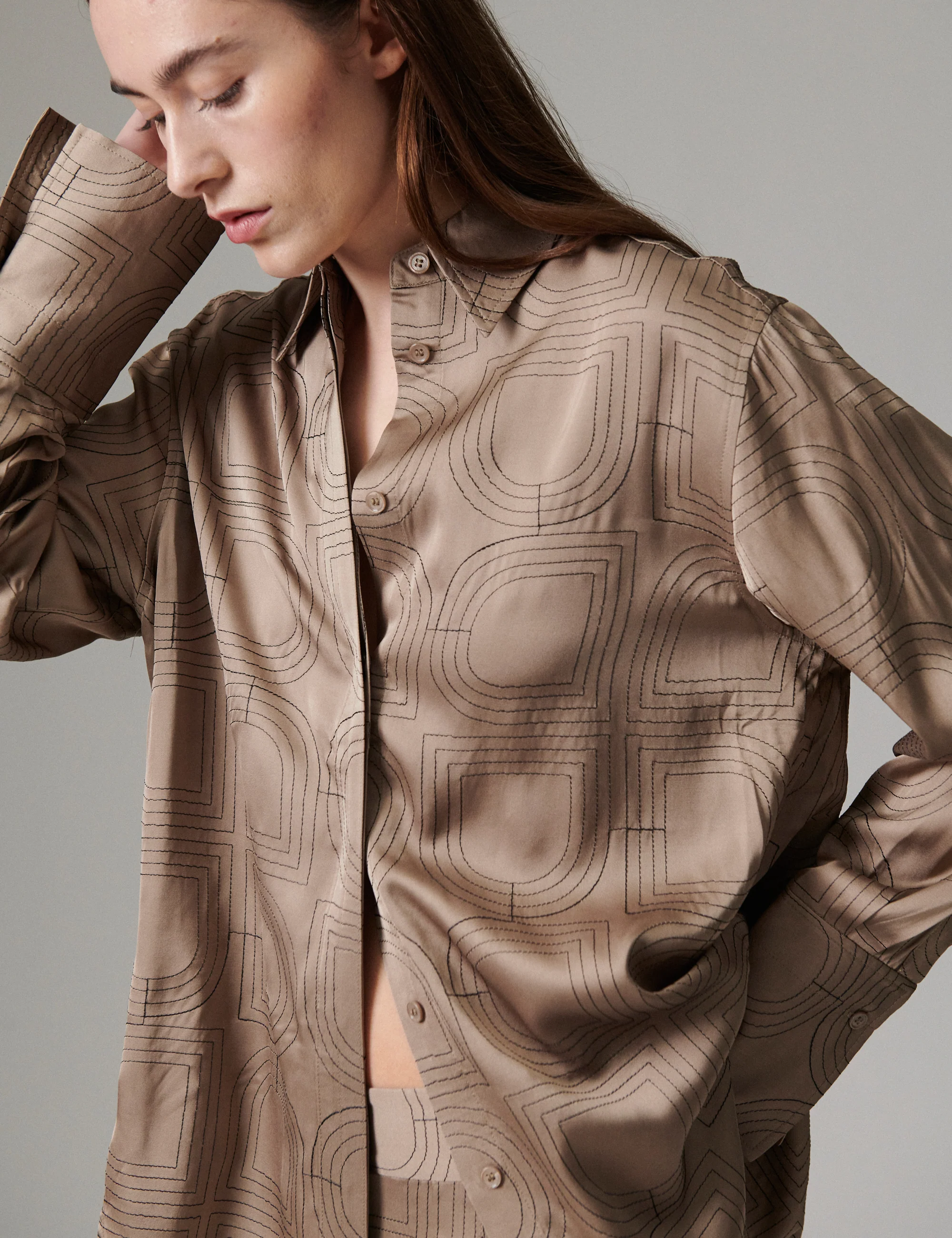 Stella- Fluid Viscose Stitch - Shirt - Walnut - Image 2