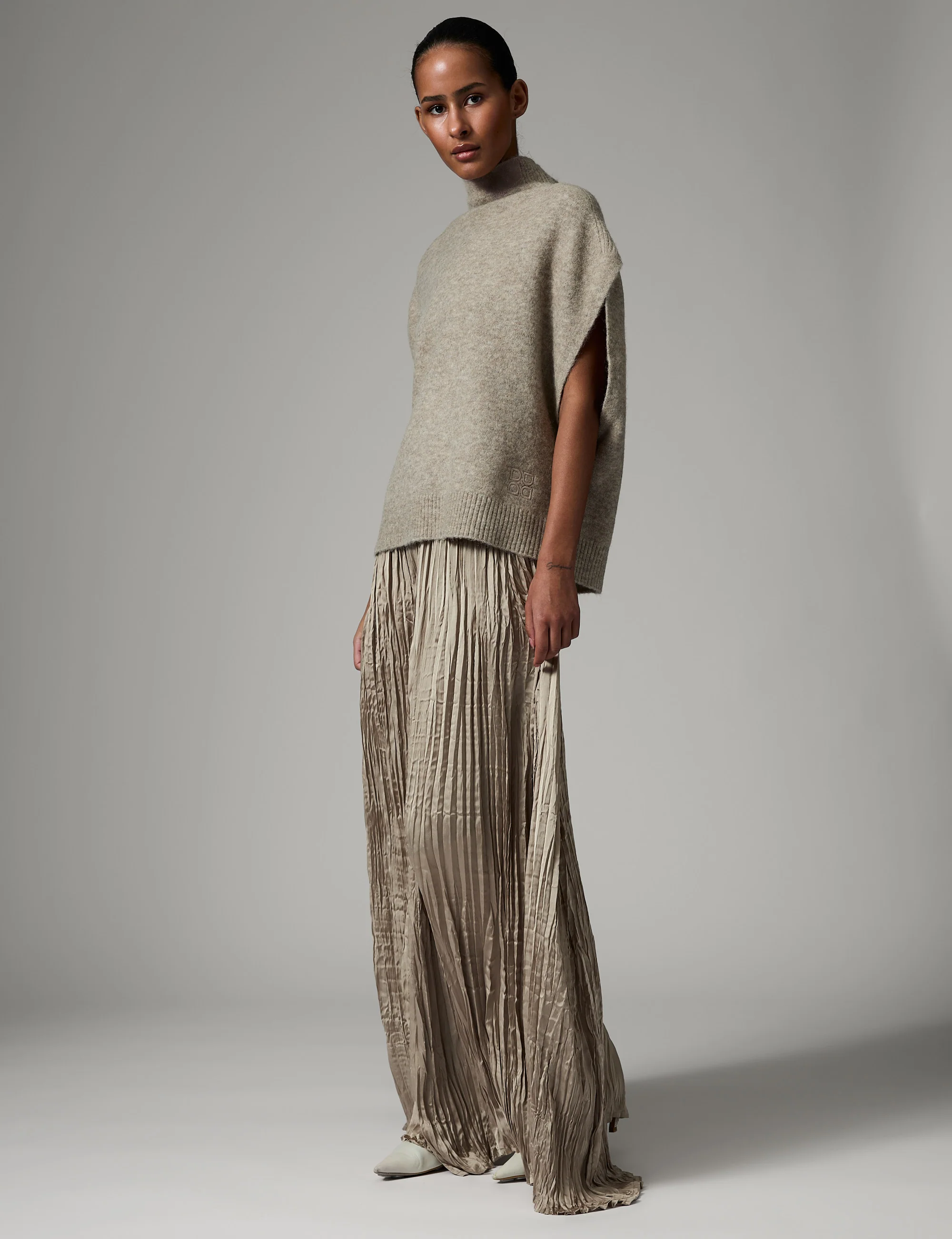 Tyra - Crinkled Surface - Skirt - COBBLESTONE - Image 3