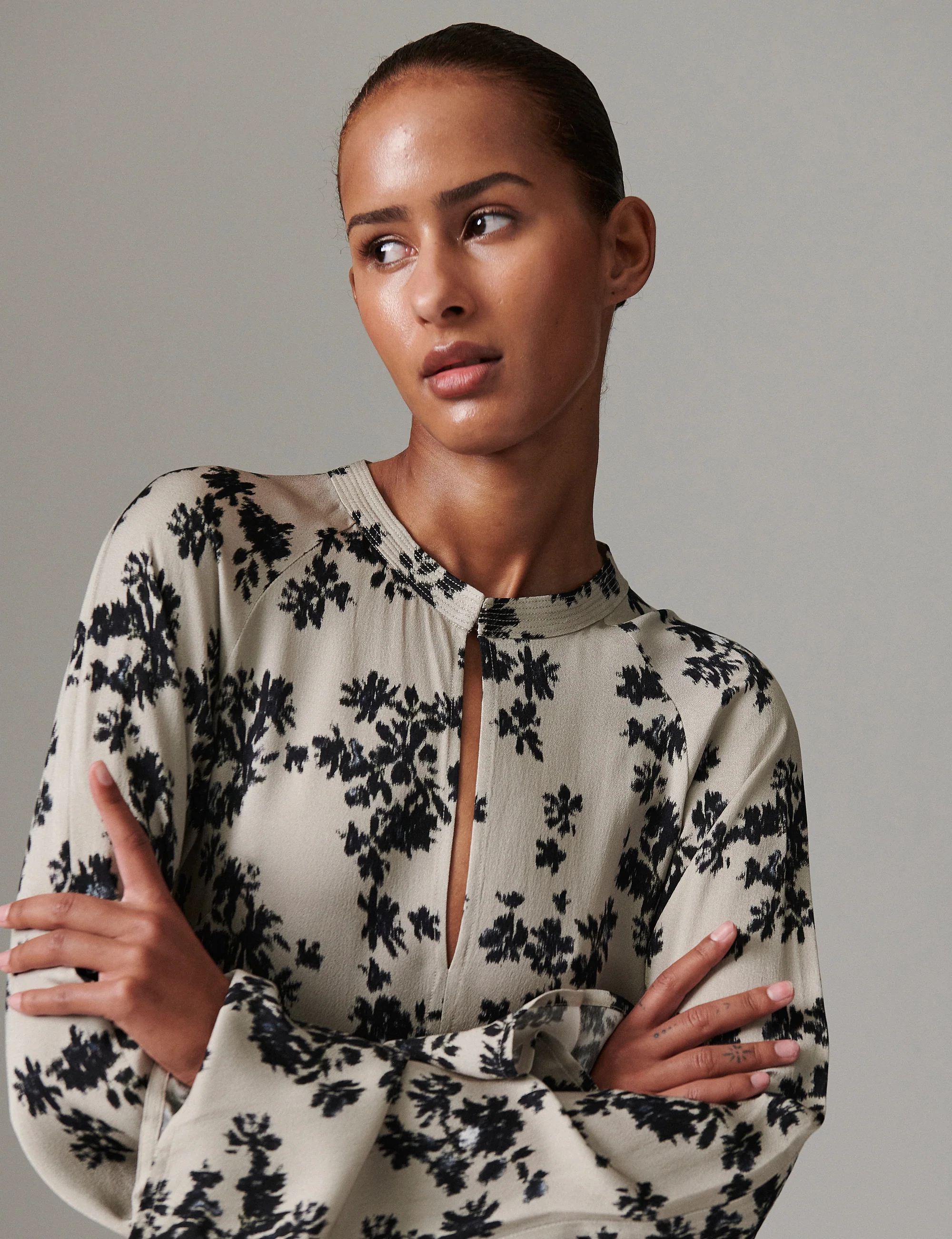 Walker - Stretched floral - STRETCHED FLORAL - Image 4
